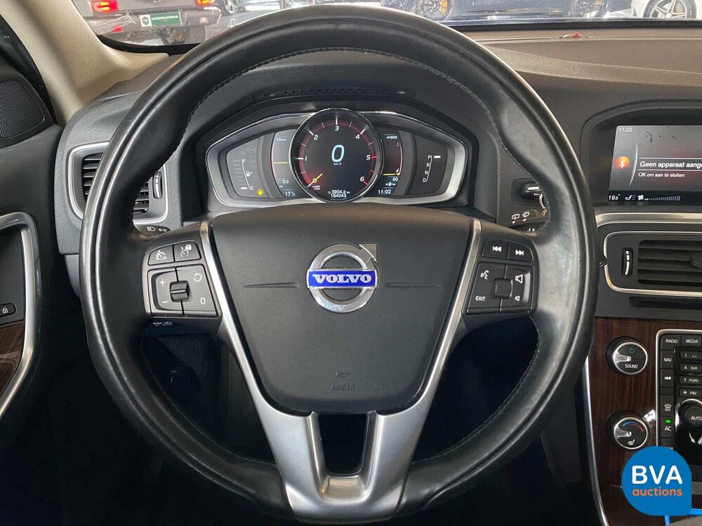 Volvo V60 2.4 D6 AWD Plug-in Hybride Summum 285pk 2014, NF-726-V