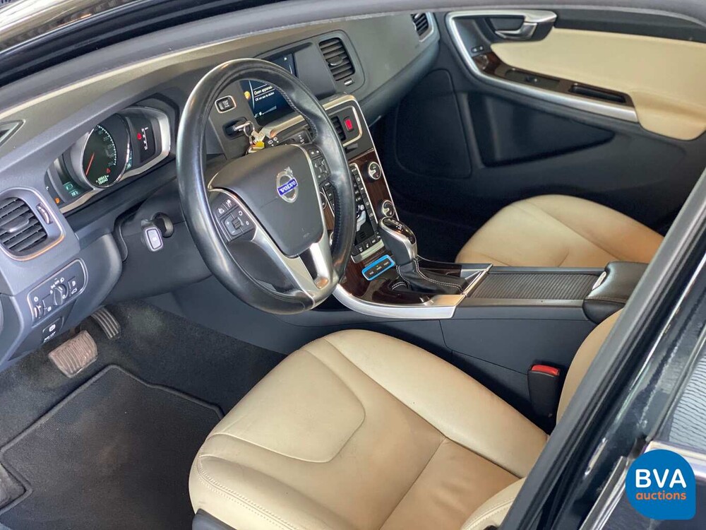 Volvo V60 2.4 D6 AWD Plug-in Hybride Summum 285pk 2014, NF-726-V