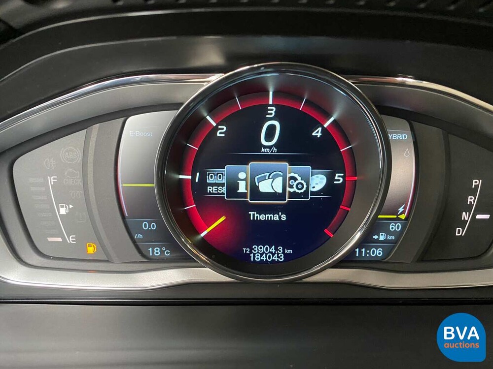 Volvo V60 2.4 D6 AWD Plug-in Hybride Summum 285pk 2014, NF-726-V