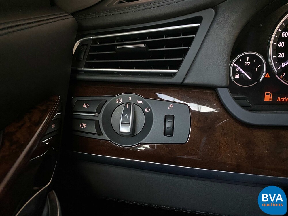 BMW 760Li Hochsicherheits-VR7 V12 F03 2011.
