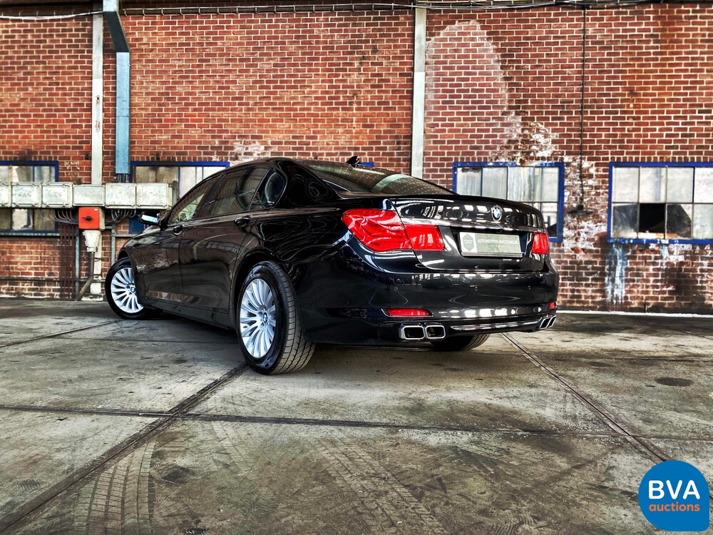 BMW 760Li Hochsicherheits-VR7 V12 F03 2011.