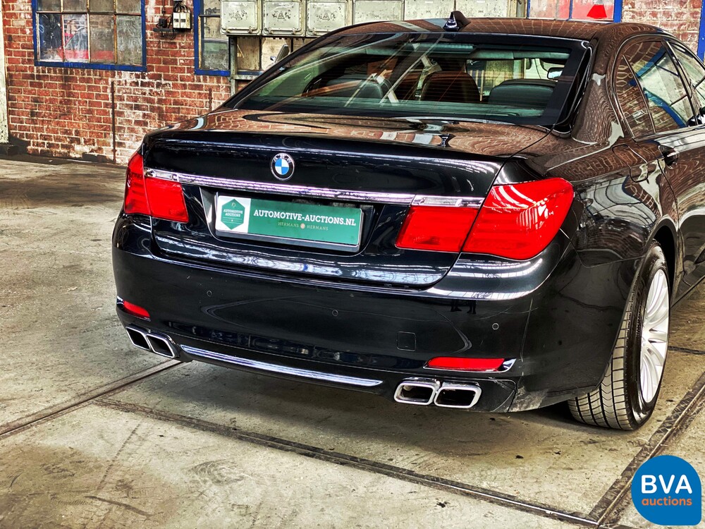 BMW 760Li Hochsicherheits-VR7 V12 F03 2011.