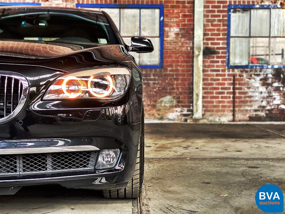 BMW 760Li Hochsicherheits-VR7 V12 F03 2011.