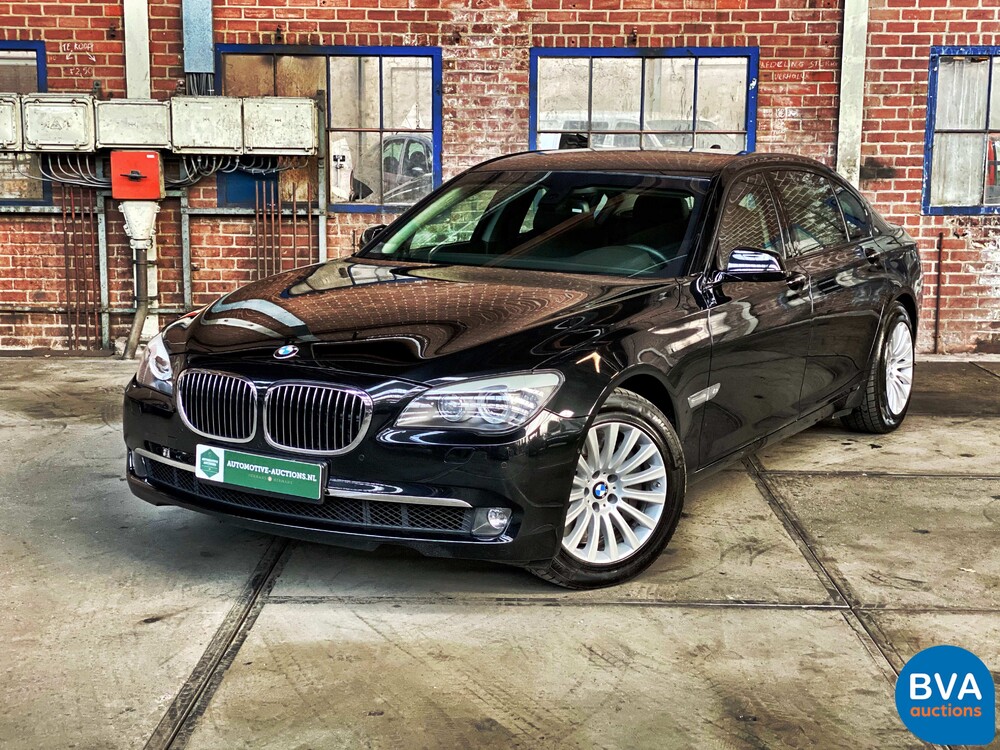 BMW 760Li Hochsicherheits-VR7 V12 F03 2011.