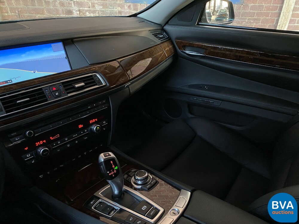 BMW 760Li Hochsicherheits-VR7 V12 F03 2011.
