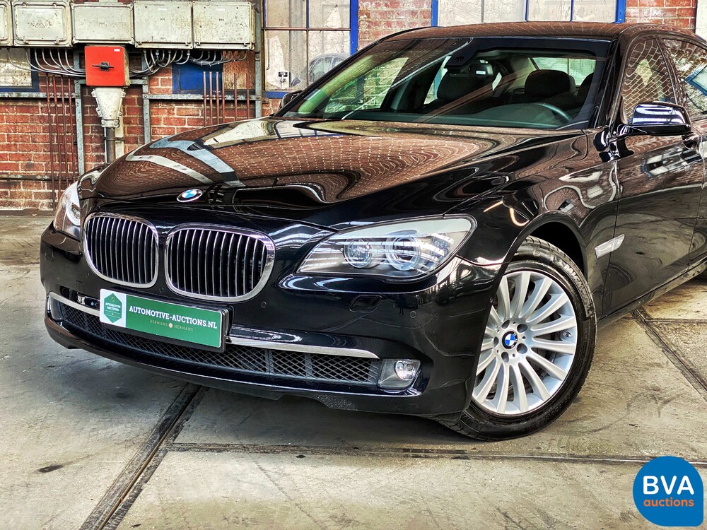 BMW 760Li Hochsicherheits-VR7 V12 F03 2011.