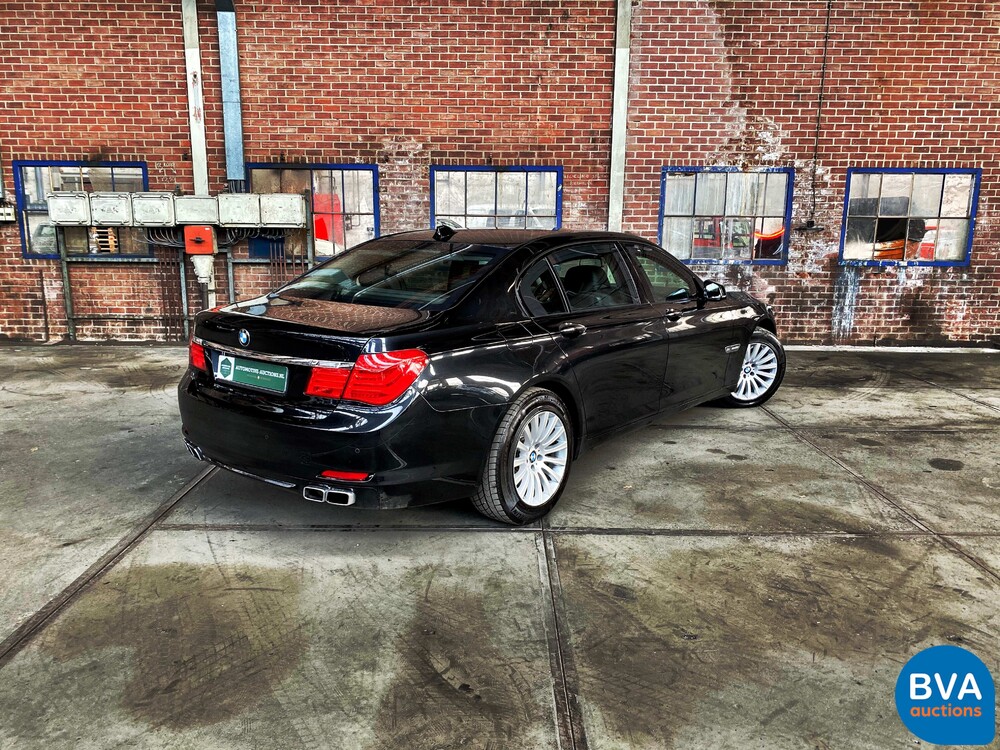 BMW 760Li Hochsicherheits-VR7 V12 F03 2011.