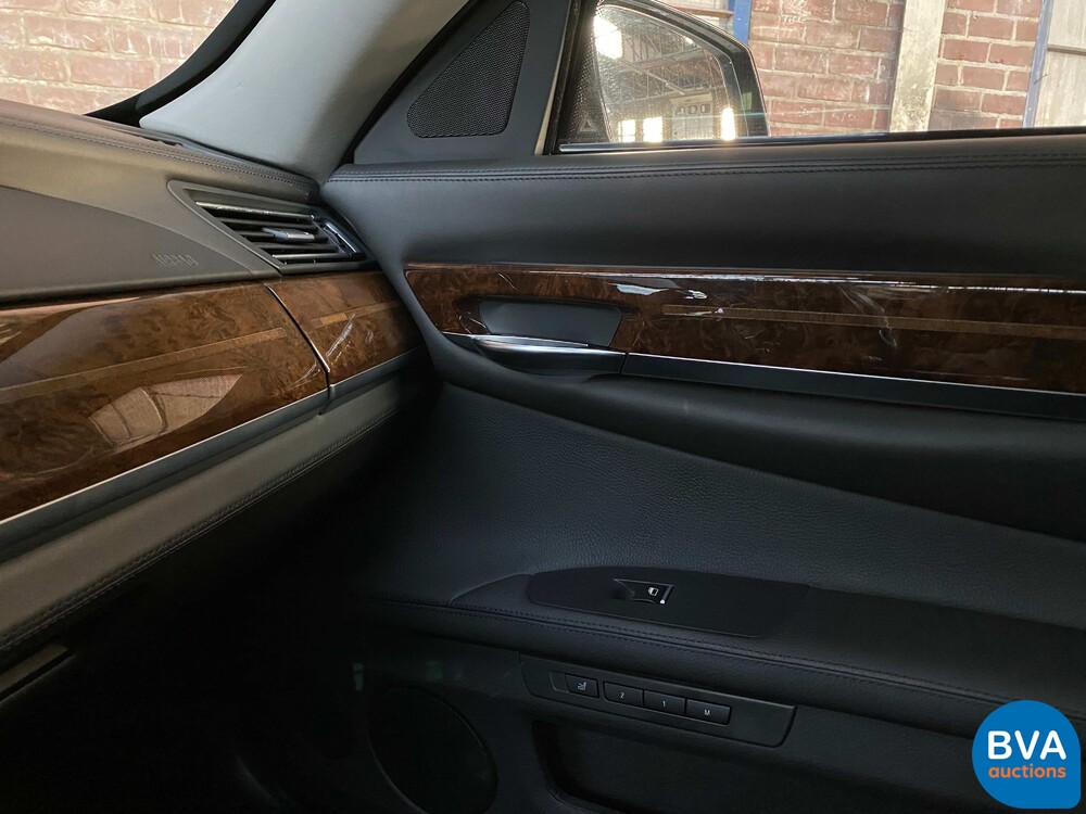 BMW 760Li Hochsicherheits-VR7 V12 F03 2011.