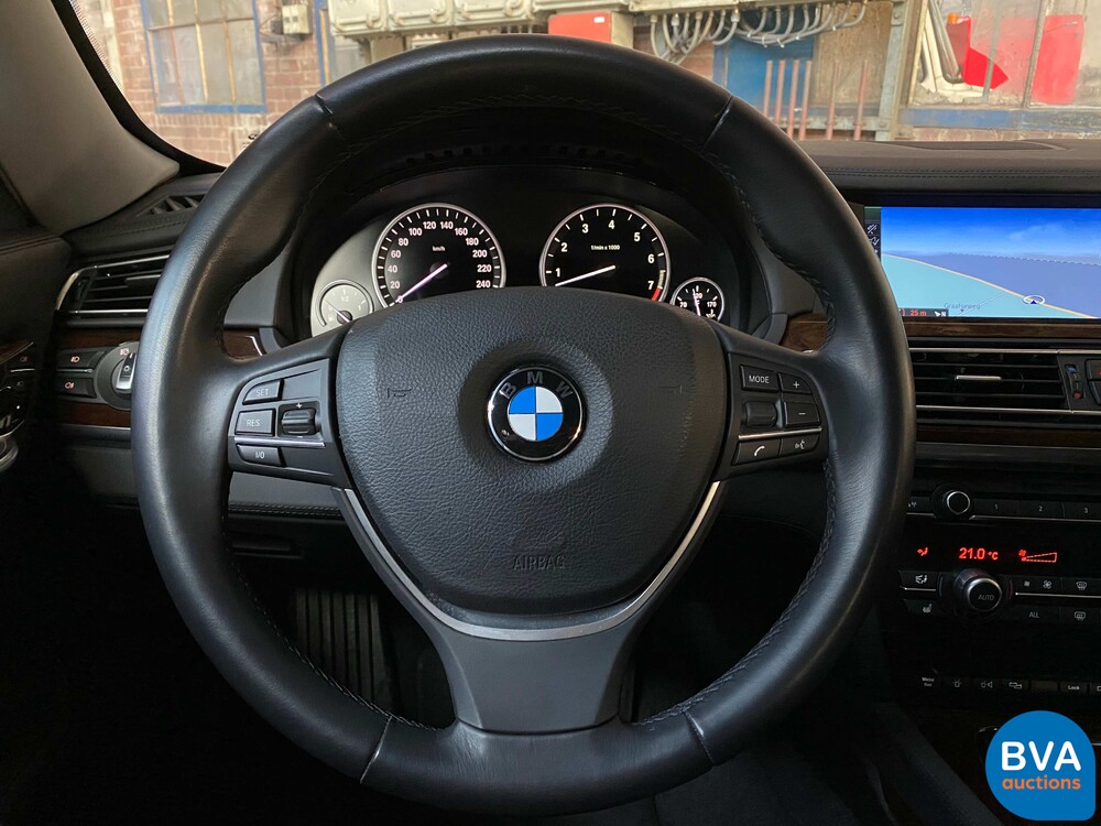 BMW 760Li Hochsicherheits-VR7 V12 F03 2011.