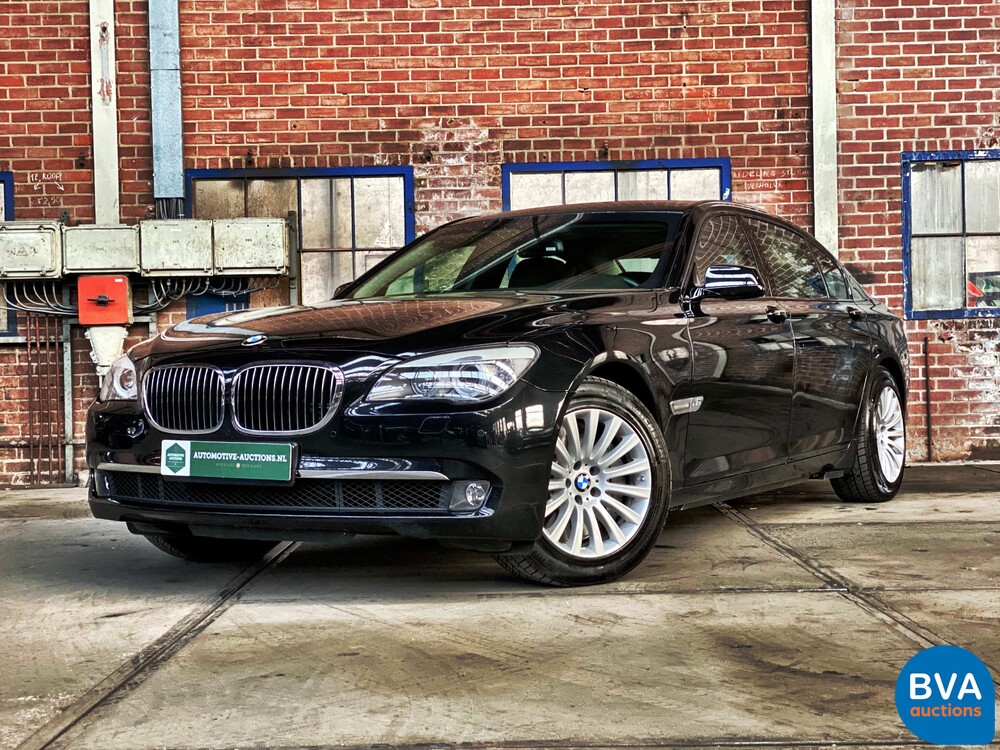 BMW 760Li Hochsicherheits-VR7 V12 F03 2011.