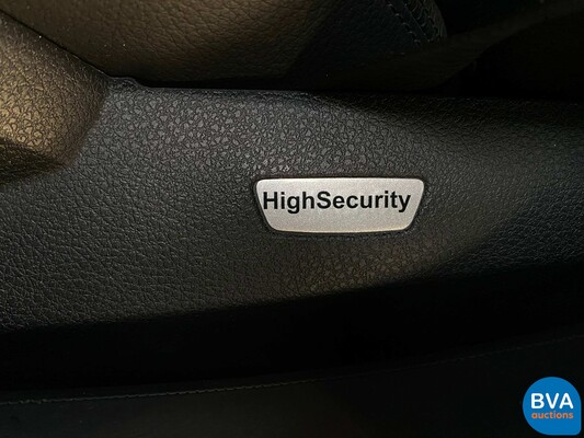 BMW 760Li High Security VR7 V12 F03 2011