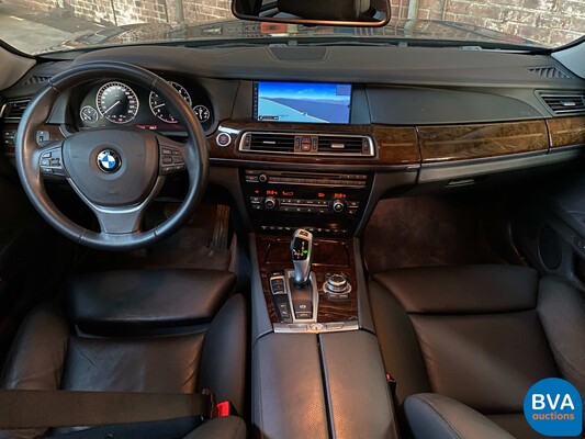 BMW 760Li High Security VR7 V12 F03 2011.