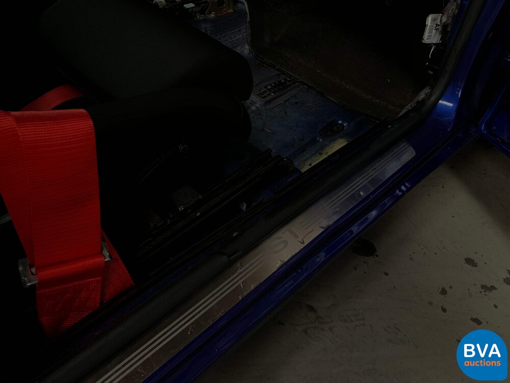 Ford Focus ST170 2.0 173 PS 2002 - Original NL-, 01-JT-TV.