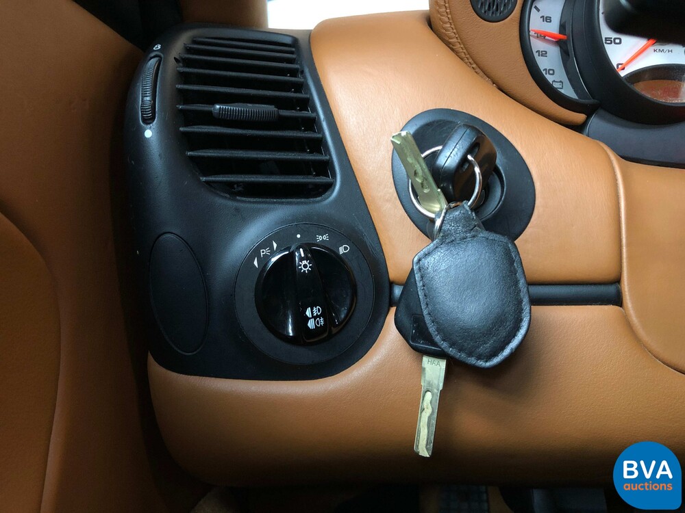 Porsche 911 Carrera 4 3.4 996 -Millenium Limited Edition-, 95-LK-KN