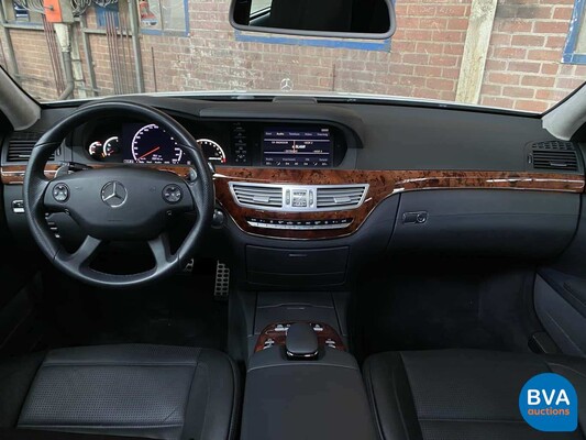 Mercedes-Benz S63 AMG Lange S-Klasse AMG 525 PS 2009, J-410-JK.