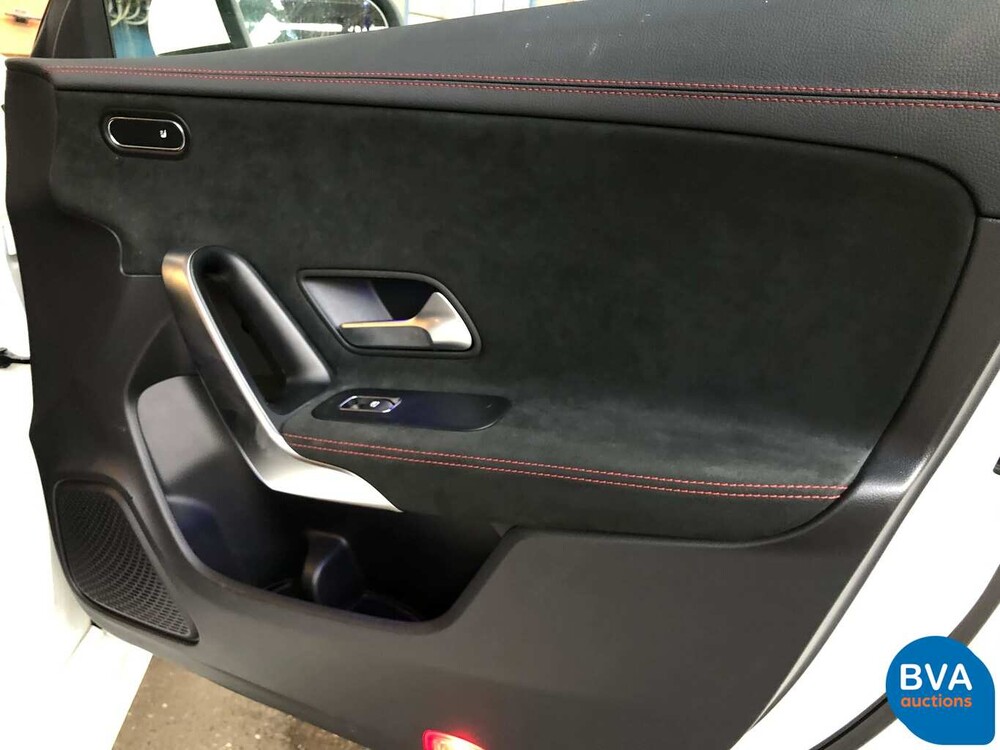 Mercedes-Benz CLA180 AMG-Styling 136 PS CLA-Klasse 2020 -GARANTIE-.