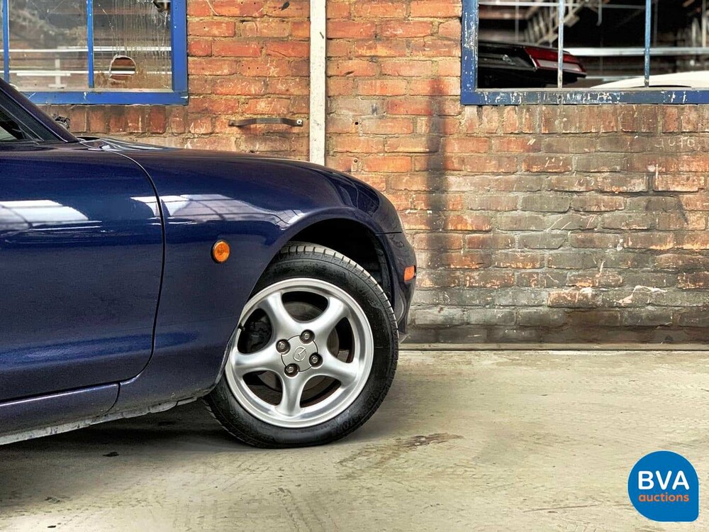 Mazda MX-5 Cabriolet 1.6i Exklusive 110 PS 2003 -Org. NL-, 17-LL-GK.