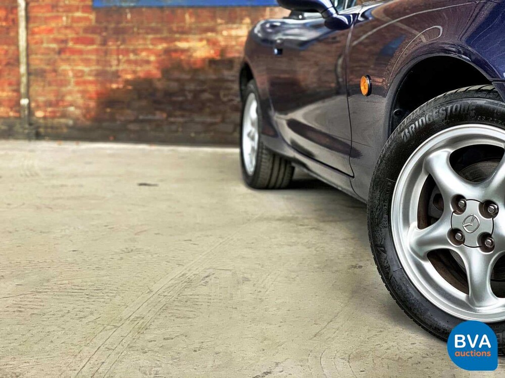 Mazda MX-5 Cabriolet 1.6i Exklusive 110 PS 2003 -Org. NL-, 17-LL-GK.