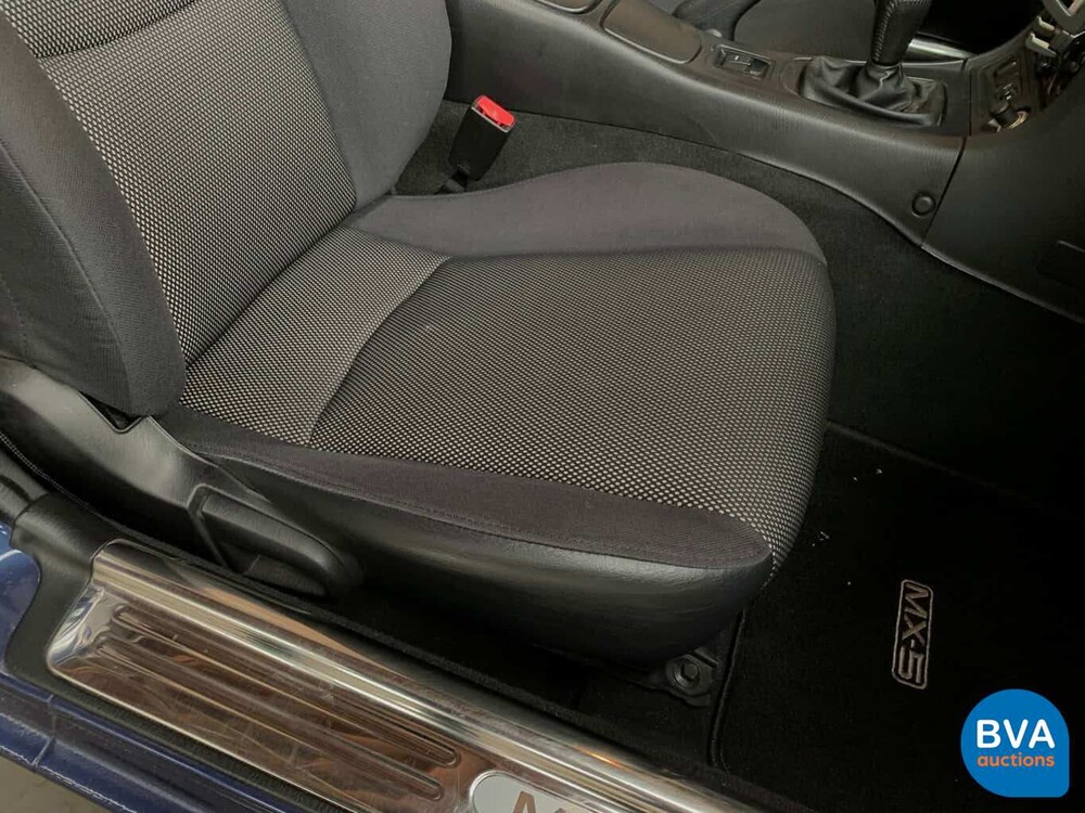 Mazda MX-5 Cabriolet 1.6i Exklusive 110 PS 2003 -Org. NL-, 17-LL-GK.