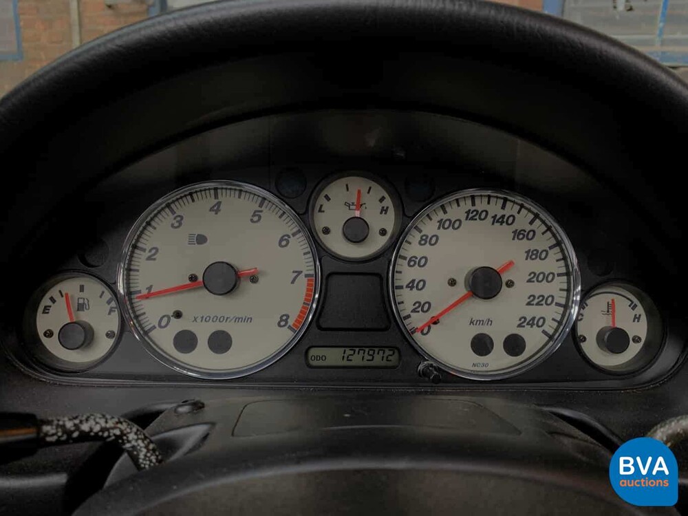 Mazda MX-5 Cabriolet 1.6i Exklusive 110 PS 2003 -Org. NL-, 17-LL-GK.