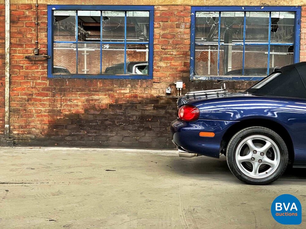Mazda MX-5 Cabriolet 1.6i Exklusive 110 PS 2003 -Org. NL-, 17-LL-GK.