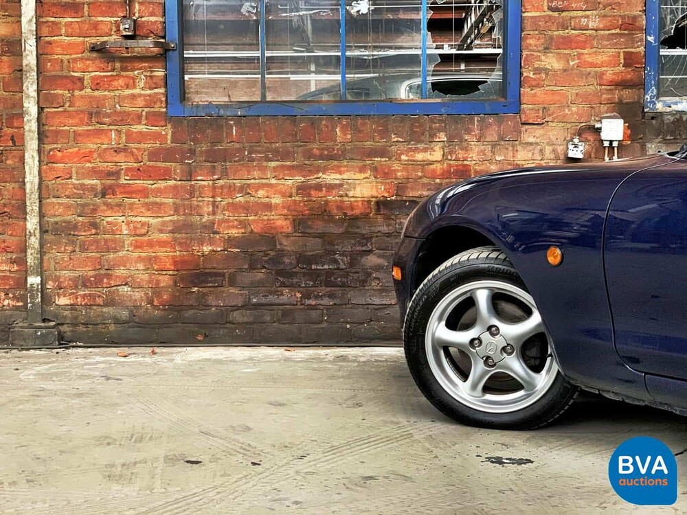 Mazda MX-5 Cabriolet 1.6i Exklusive 110 PS 2003 -Org. NL-, 17-LL-GK.