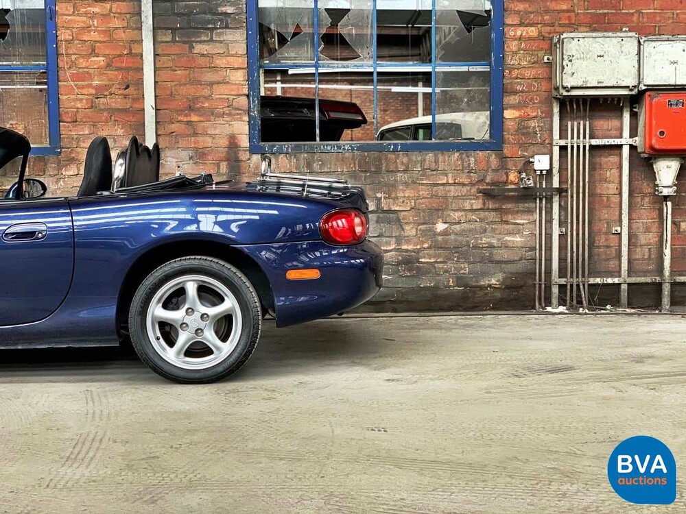 Mazda MX-5 Cabriolet 1.6i Exklusive 110 PS 2003 -Org. NL-, 17-LL-GK.