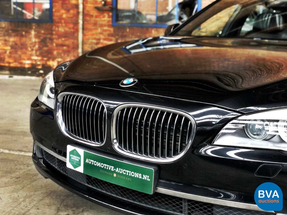 BMW 750i xDrive High Executive 408 PS 2011 -Original NL-, 33-PGS-1.