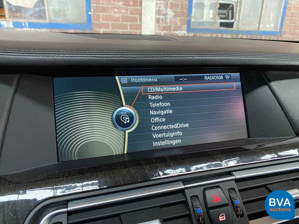 BMW 750i xDrive High Executive 408 PS 2011 -Original NL-, 33-PGS-1.