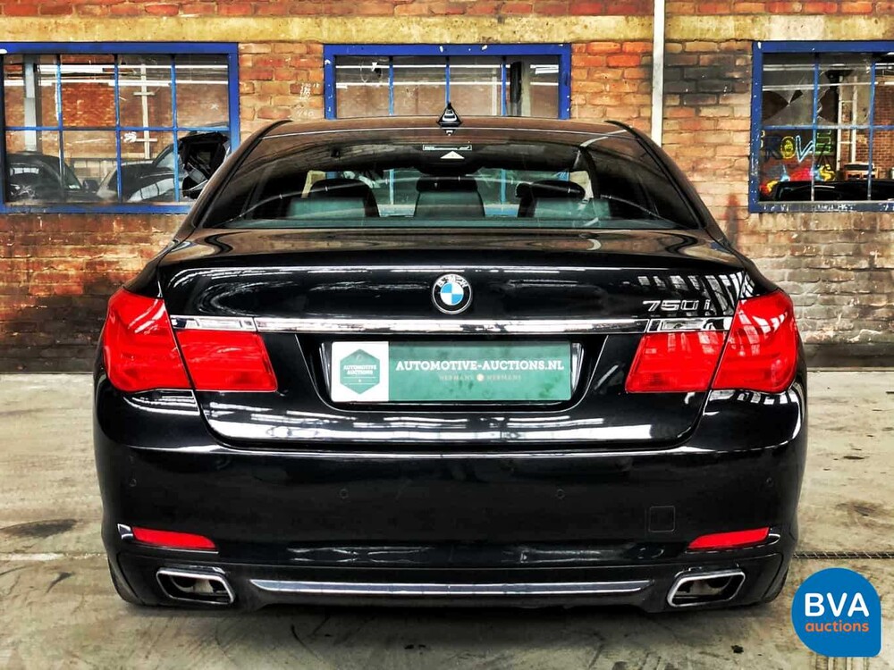 BMW 750i xDrive High Executive 408 PS 2011 -Original NL-, 33-PGS-1.