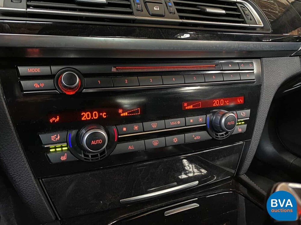 BMW 750i xDrive High Executive 408 PS 2011 -Original NL-, 33-PGS-1.