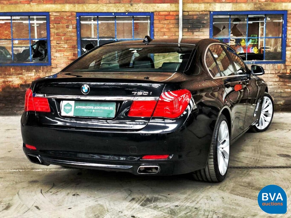 BMW 750i xDrive High Executive 408 PS 2011 -Original NL-, 33-PGS-1.