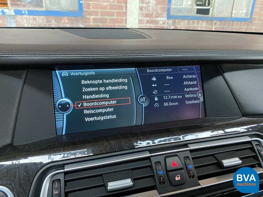 BMW 750i xDrive High Executive 408 PS 2011 -Original NL-, 33-PGS-1.