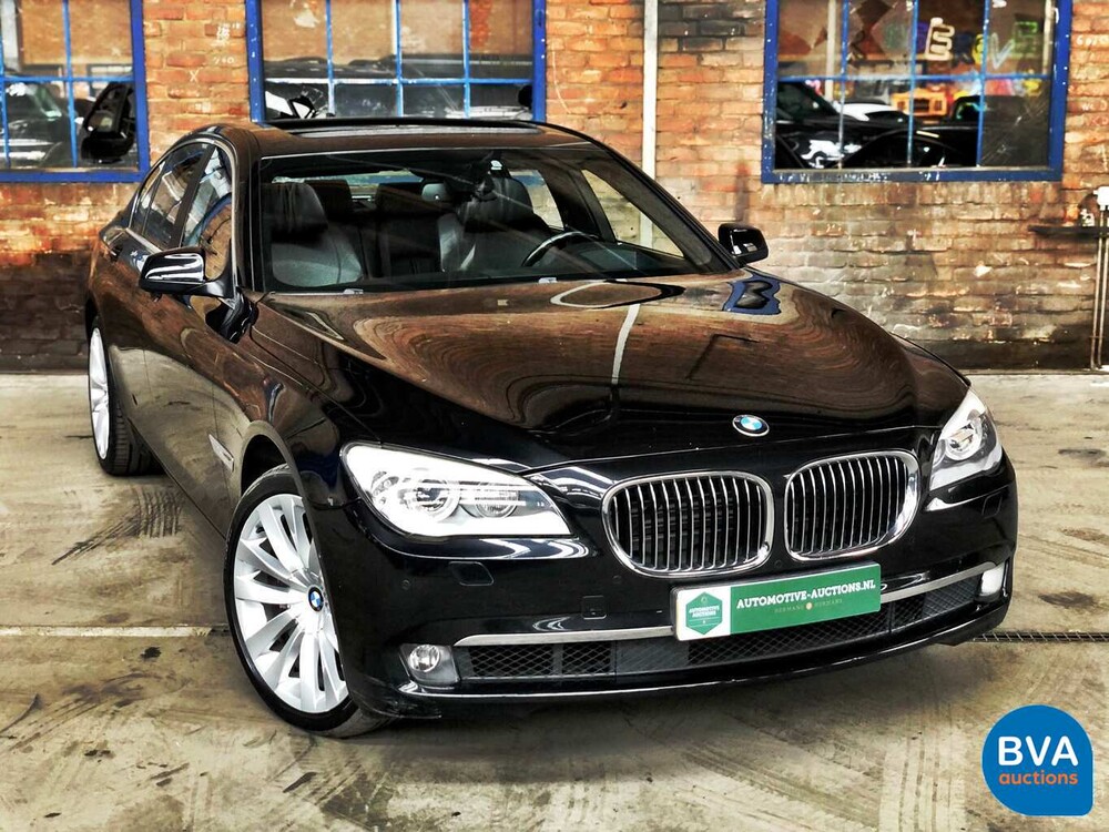 BMW 750i xDrive High Executive 408 PS 2011 -Original NL-, 33-PGS-1.