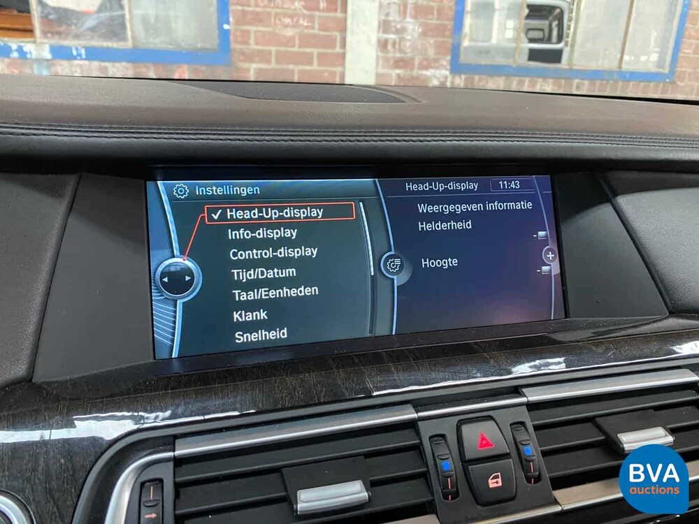 BMW 750i xDrive High Executive 408 PS 2011 -Original NL-, 33-PGS-1.