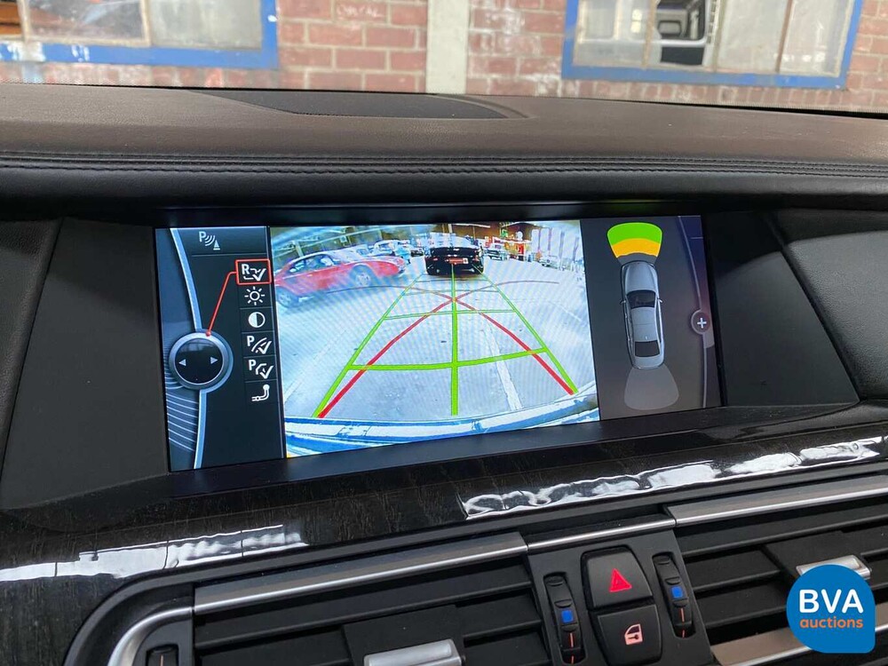 BMW 750i xDrive High Executive 408 PS 2011 -Original NL-, 33-PGS-1.