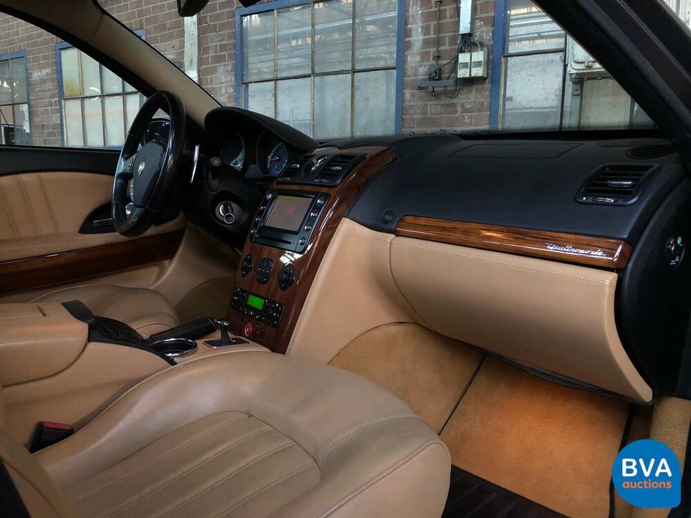 Maserati Quattroporte 4.2 V8 Ferrari Motor 401 PS 2005, 86-XXP-5.