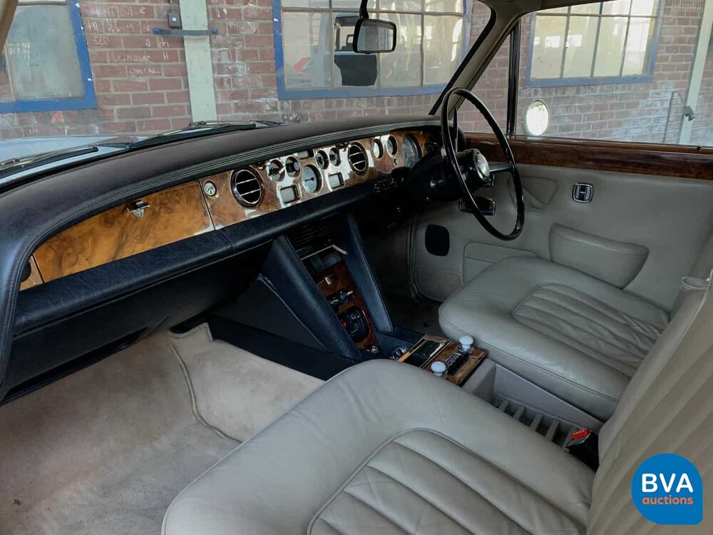 Rolls-Royce Silver Shadow LWB 6.7 V8 1974.