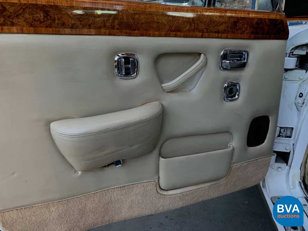 Rolls-Royce Silver Shadow LWB 6.7 V8 1974.