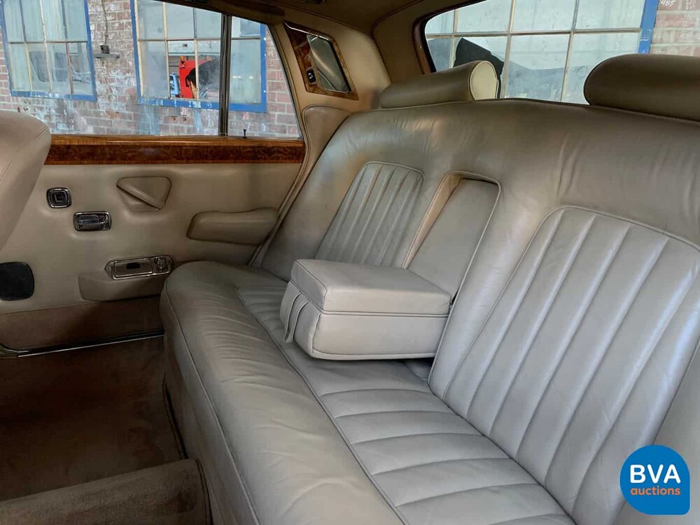 Rolls-Royce Silver Shadow LWB 6.7 V8 1974.