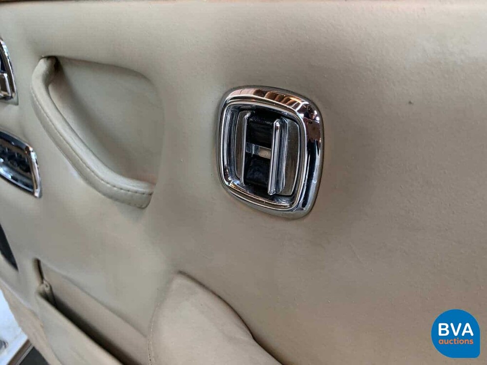 Rolls-Royce Silver Shadow LWB 6.7 V8 1974.