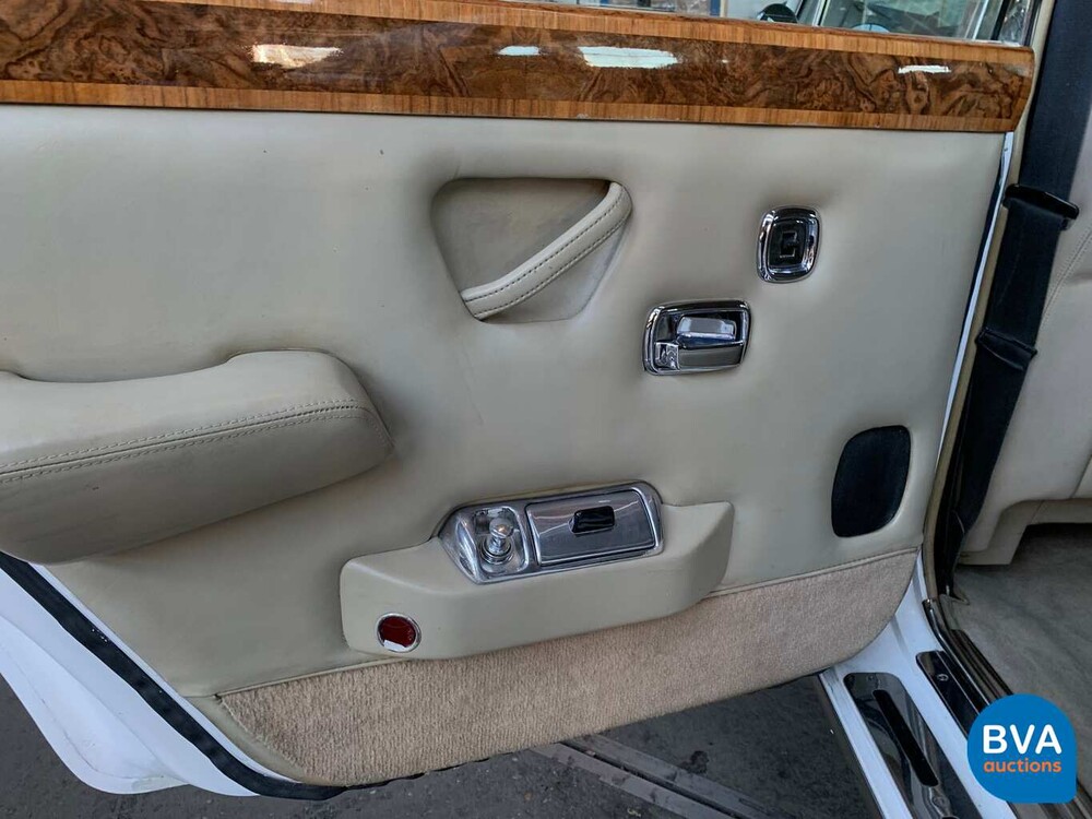 Rolls-Royce Silver Shadow LWB 6.7 V8 1974.