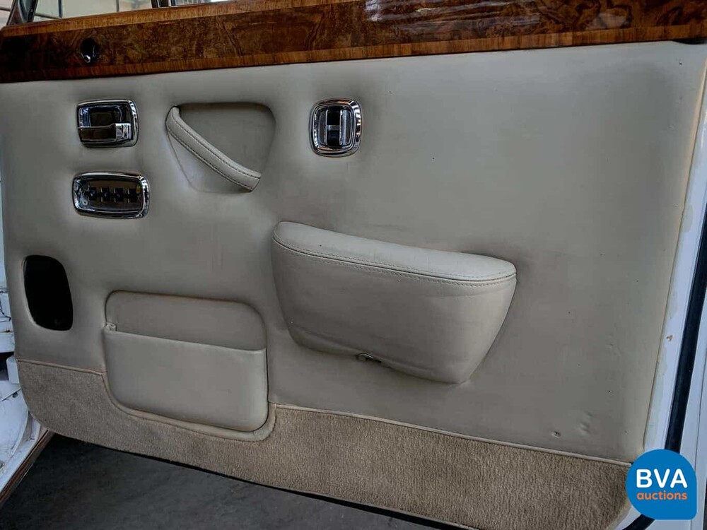 Rolls-Royce Silver Shadow LWB 6.7 V8 1974.