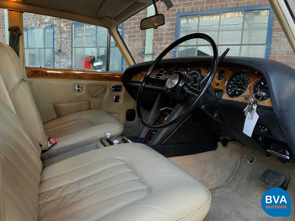 Rolls-Royce Silver Shadow LWB 6.7 V8 1974.