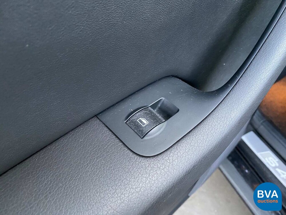 Audi S4 4.2 V8 Quattro Pro Line Limousine 344 PS 2004.