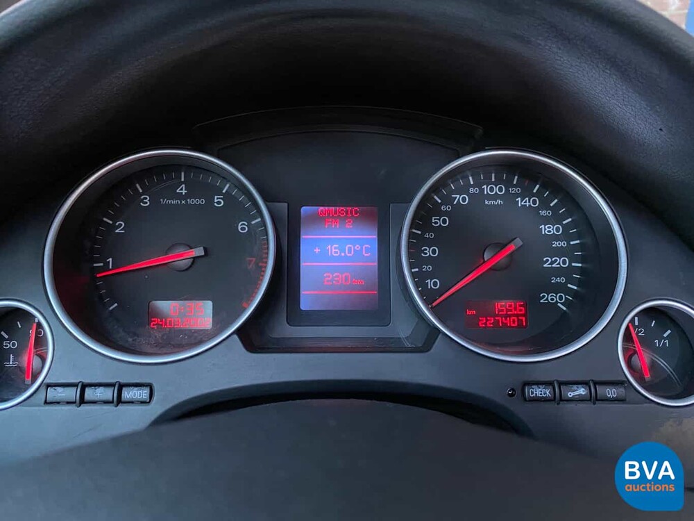 Audi A4 Cabriolet 2.4 V6 170 PS 2002, 14-TJ-FH.