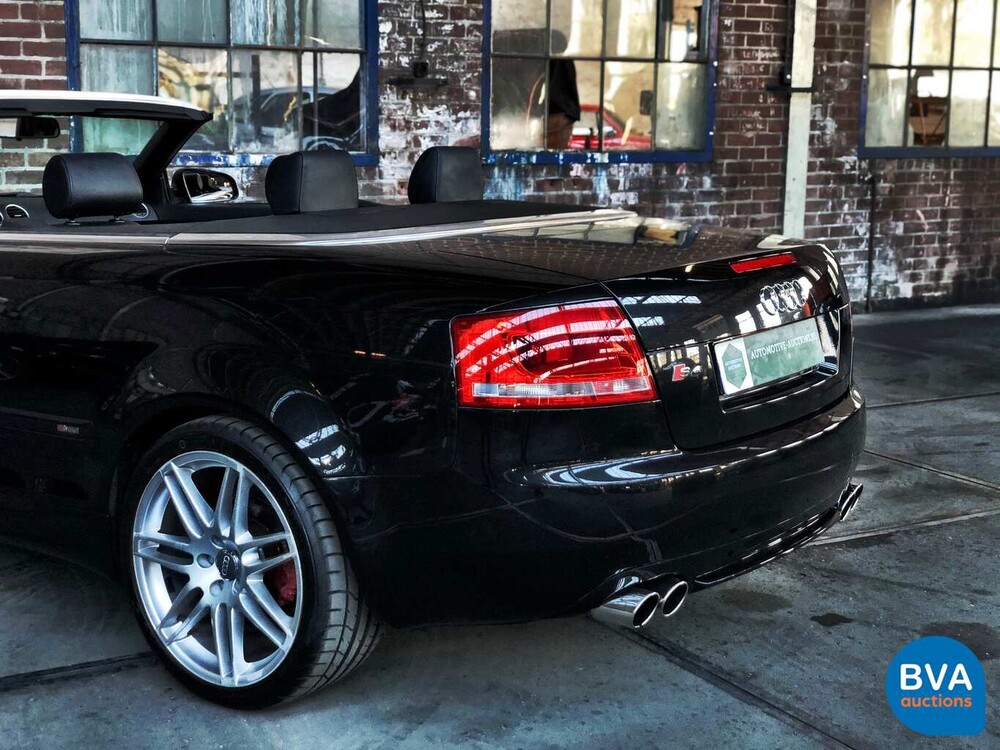 Audi A4 Cabriolet 2.4 V6 170 PS 2002, 14-TJ-FH.