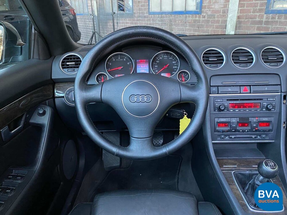 Audi A4 Cabriolet 2.4 V6 170 PS 2002, 14-TJ-FH.