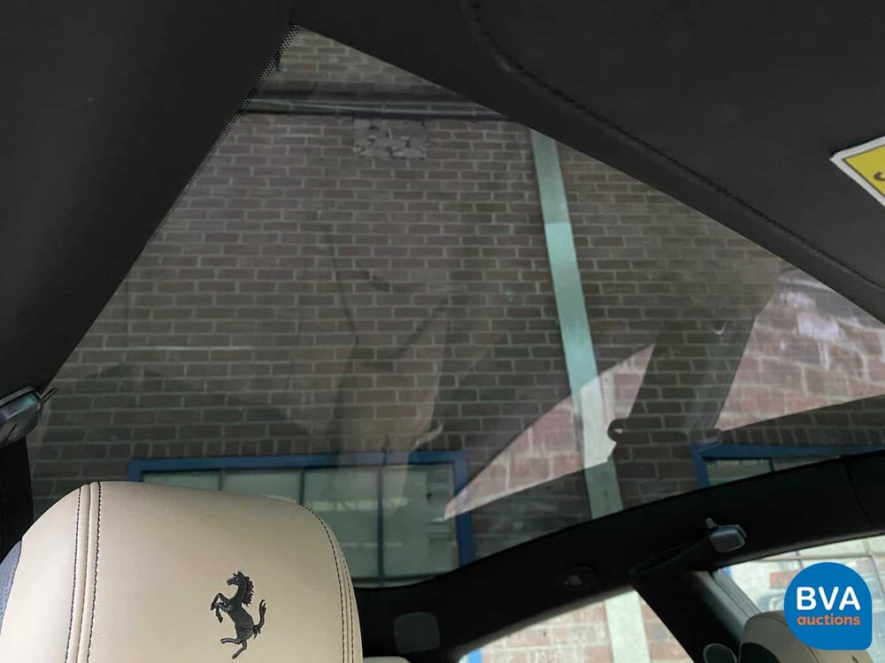 Ferrari GTC4 Lusso 689 PS 6.3 V12 GANZ DCT 2017.