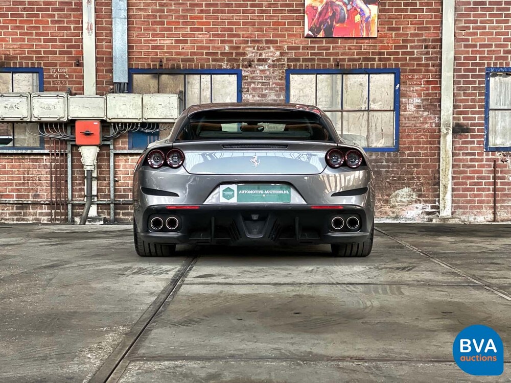 Ferrari GTC4 Lusso 689 PS 6.3 V12 GANZ DCT 2017.